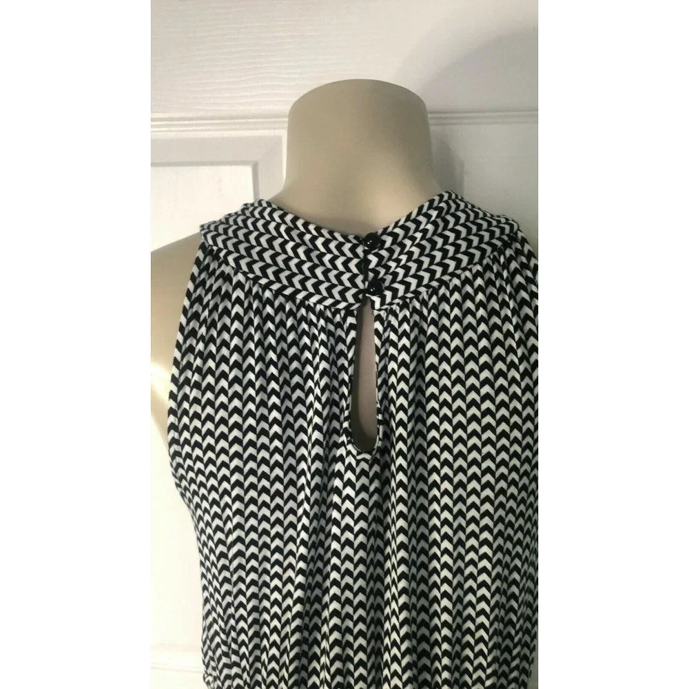 A New Approach Dress Black And White Patterned Dress - Picture 2 of 9